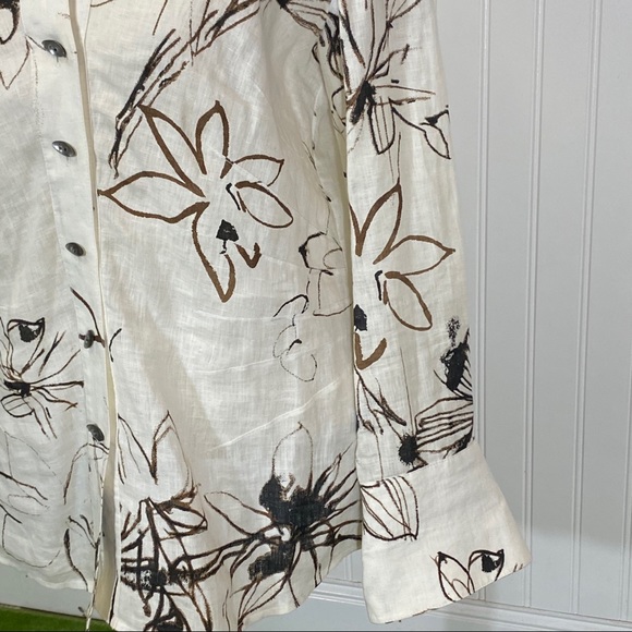 CARLISE | brown & white floral linen statement top - Picture 2 of 8
